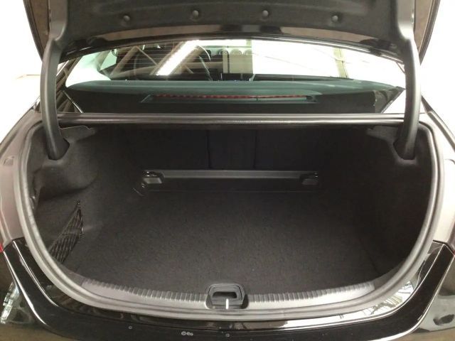 Mercedes-Benz C 200 AVANTGARDE Sedan