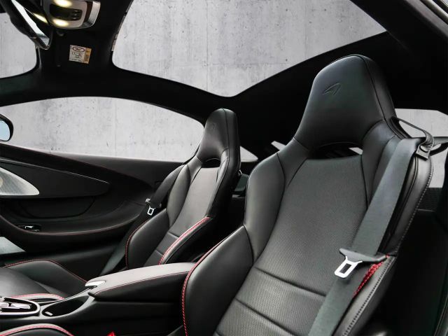 McLaren GT Onyx Black, Black Pack. Sports Exhaust