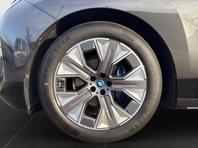 BMW iX xDrive50