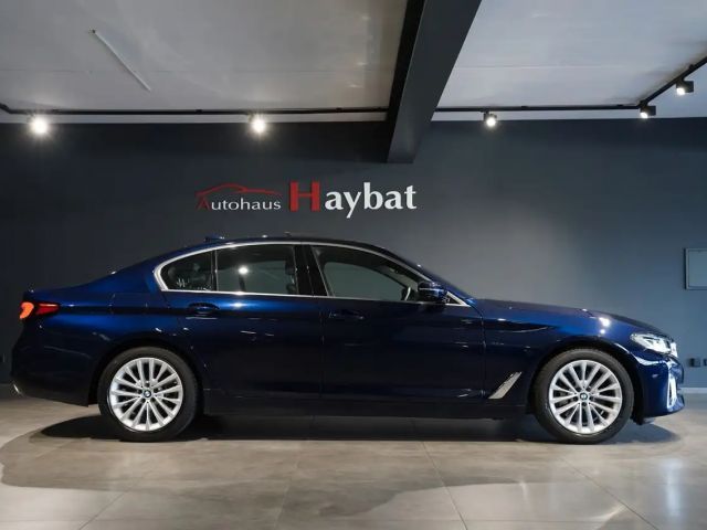 BMW 540 540i Luxury Line Sedan xDrive