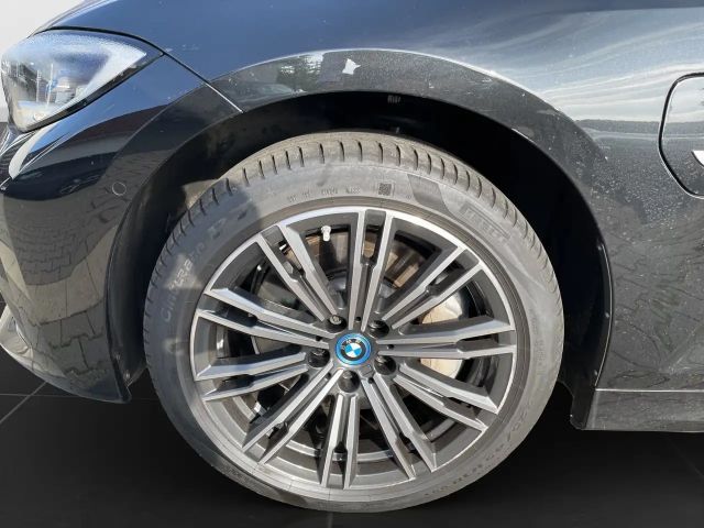 BMW 330 330e M-Sport Touring