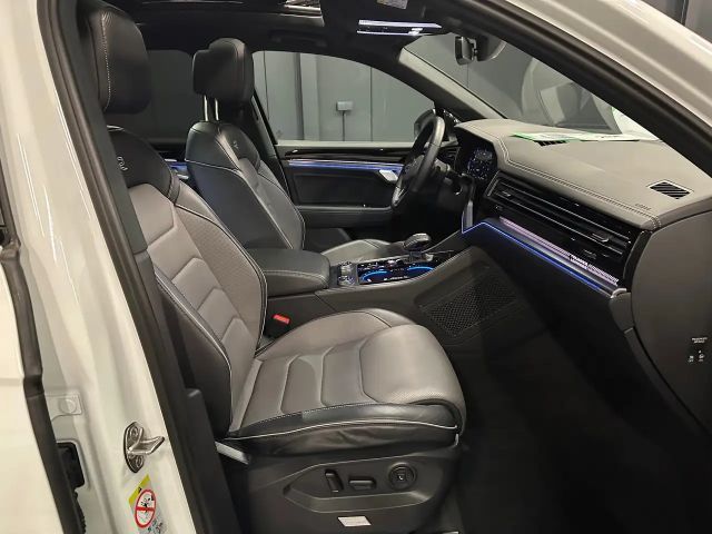 Volkswagen Touareg R-Line Style