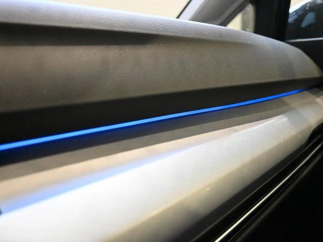 Volkswagen Golf Life Variant