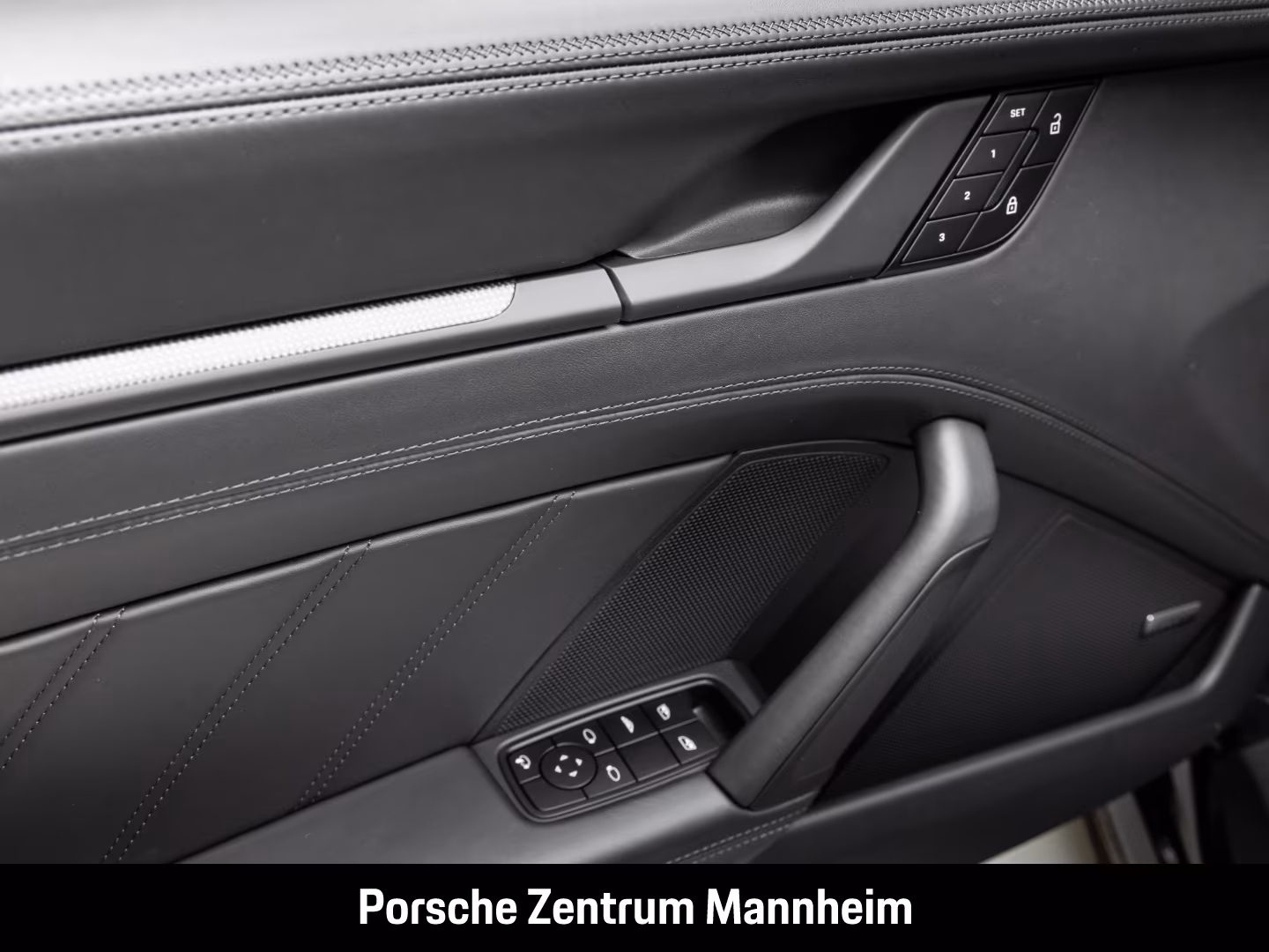 Porsche 911 992 Cabriolet Carrera GTS