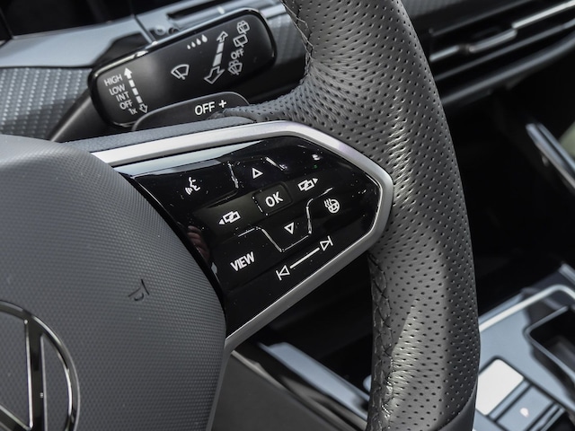 Volkswagen Golf R-Line Variant