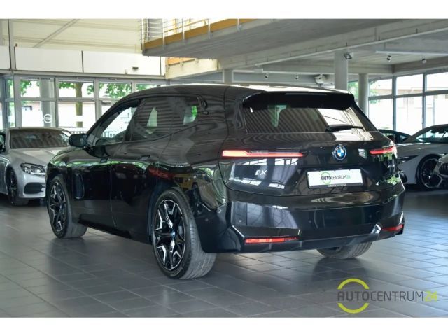 BMW iX 40 SkyLounge Massage HK HUD Soft Laser 360