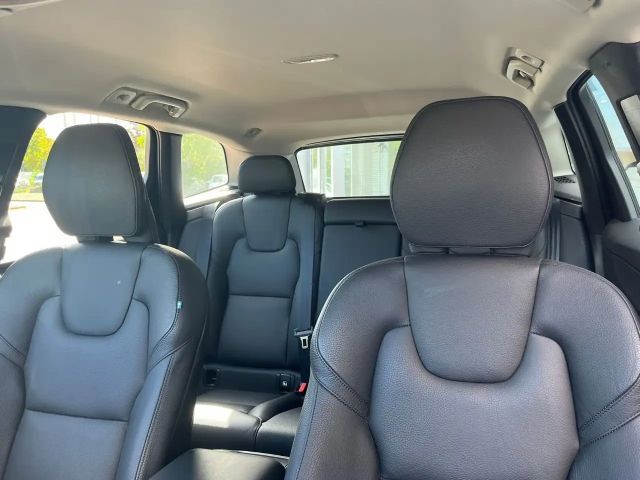 Volvo XC60 Dark Plus