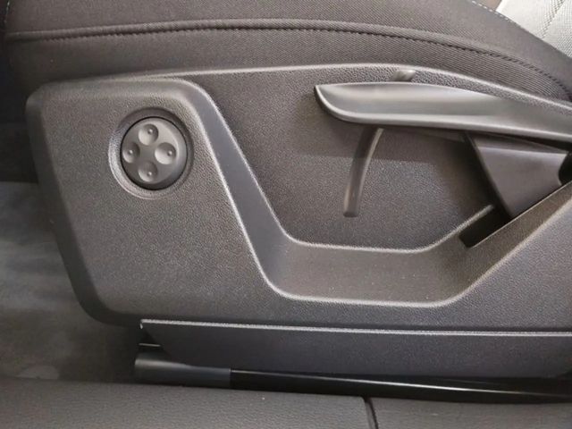 Audi Q2 AHK Assistenzpaket Schiebedach LED Einparkhil