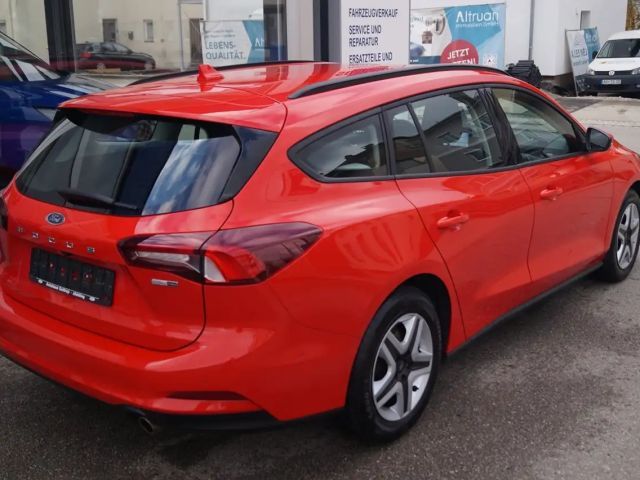 Ford Focus Cool & Connect Wagon