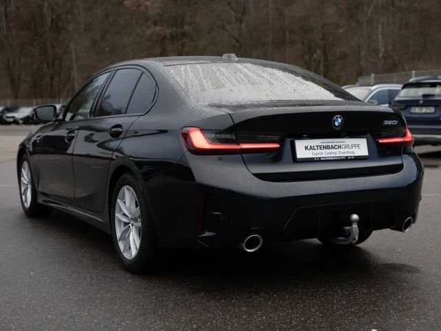 BMW 320 320i M-Sport Sedan
