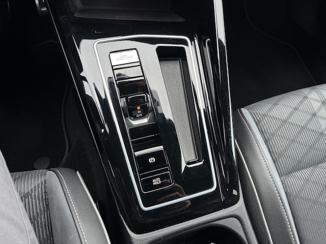 Volkswagen Golf 1.5 eTSI DSG Golf VIII R-Line