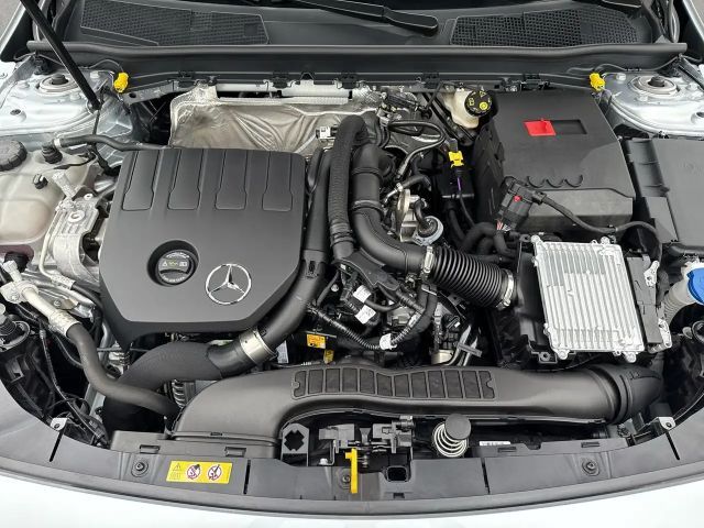 Mercedes-Benz A 200 Limousine PTS Cam Navi Wide LED SHZ