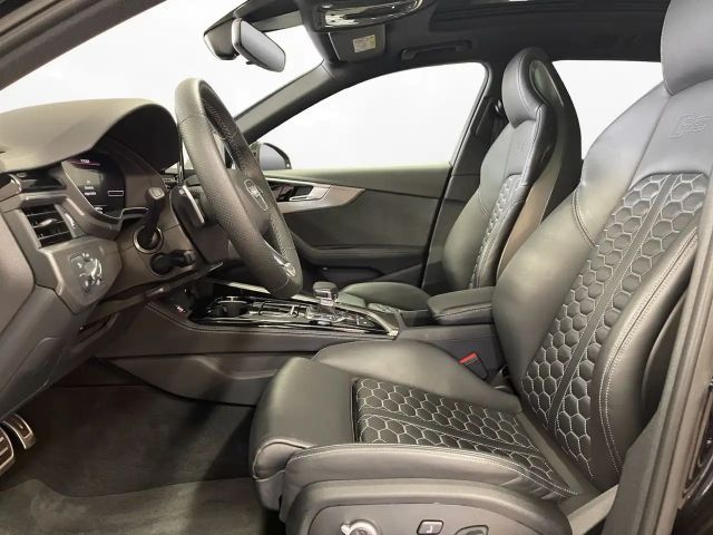 Audi RS4 Avant Competition