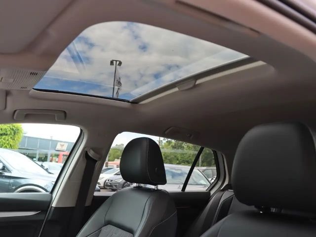 Volkswagen Golf 1.5 eTSI DSG Golf VIII