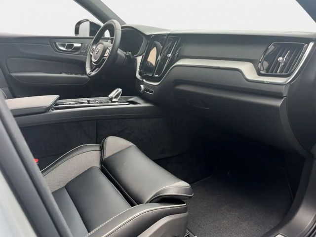 Volvo XC60 AWD Dark Plus T6