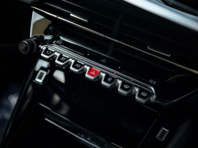 Peugeot 2008 136 PK | Navi | Keyless | Apple Carplay | Parke...