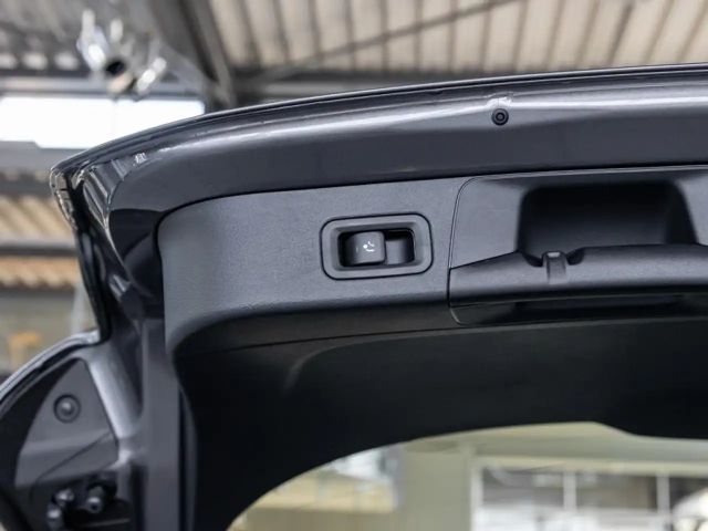 Mercedes-Benz B 200 Progressive Sedan