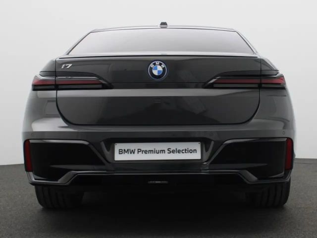 BMW i7 Sedan