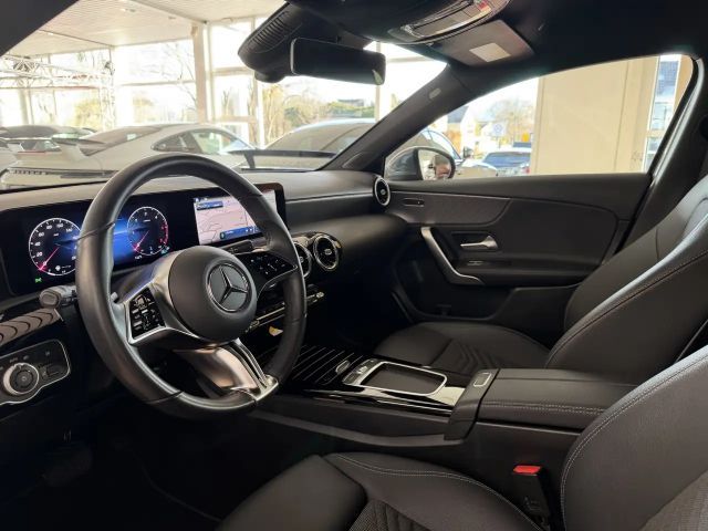 Mercedes-Benz A 180 A 180 d