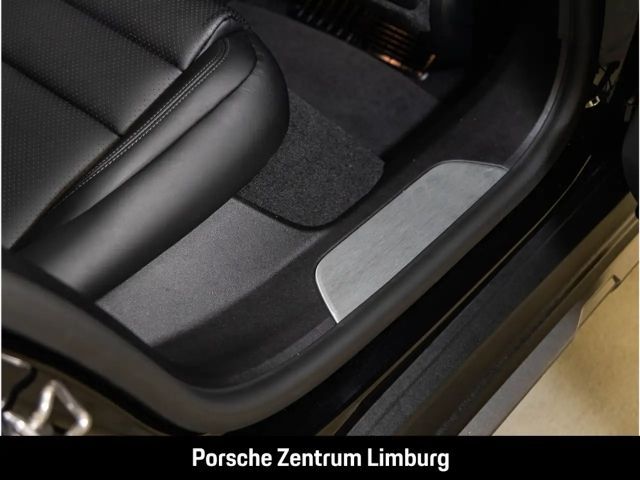 Porsche Taycan 4 Cross Turismo