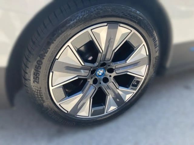 BMW iX xDrive50