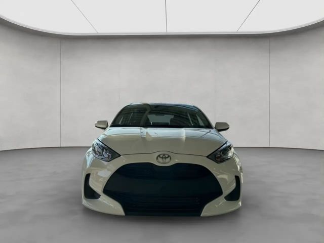Toyota Yaris Business Hybride VVT-i