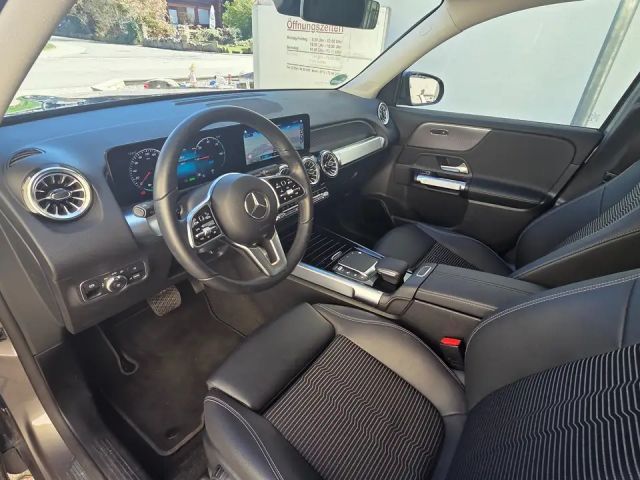 Mercedes-Benz EQB 300