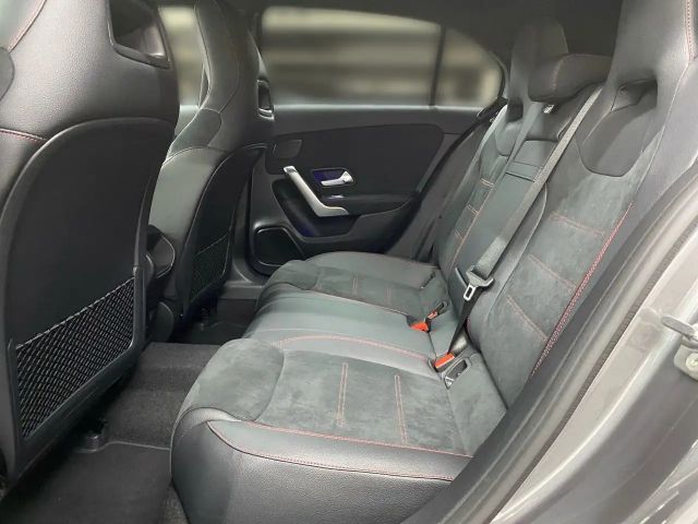 Mercedes-Benz A 180 AMG Line