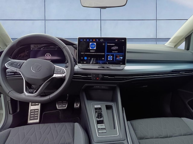 Volkswagen Golf 1.5 eTSI DSG