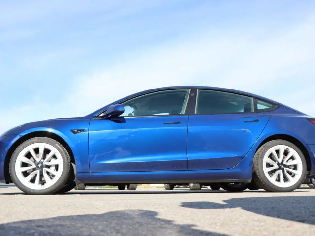 Tesla Model 3 RWD
