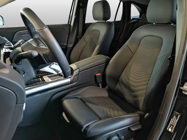 Mercedes-Benz GLA 200 Progressive