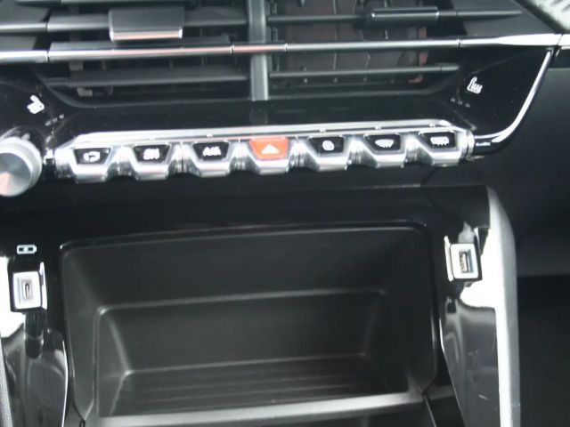 Peugeot E-2008 Active Pack