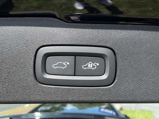 Volvo V60 Core Hybrid