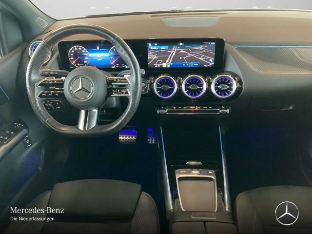 Mercedes-Benz B 200 AMG Line Sedan