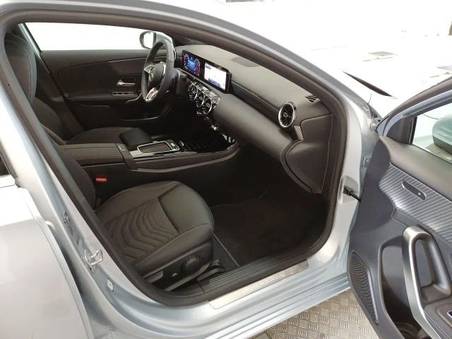 Mercedes-Benz A 200 LENKRADHEIZUNG LED HP 17 ZOLL ALU