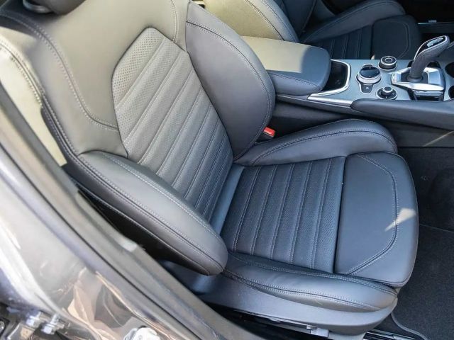 Alfa Romeo Giulia AT8 Q4 Veloce