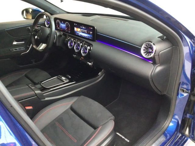 Mercedes-Benz A 250 4MATIC AMG Line Premium