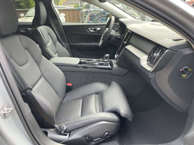 Volvo V60 AWD Dark Plus Recharge T8