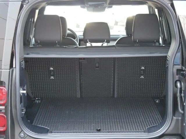 Land Rover Defender 110 Dynamic SE