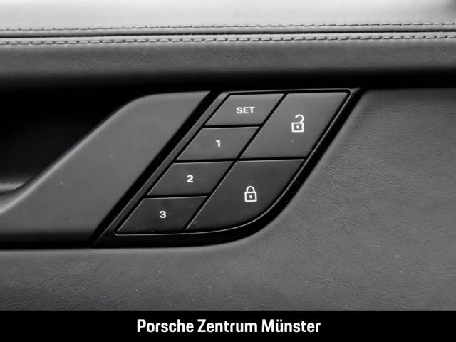 Porsche 992 4 Cabrio Carrera GTS