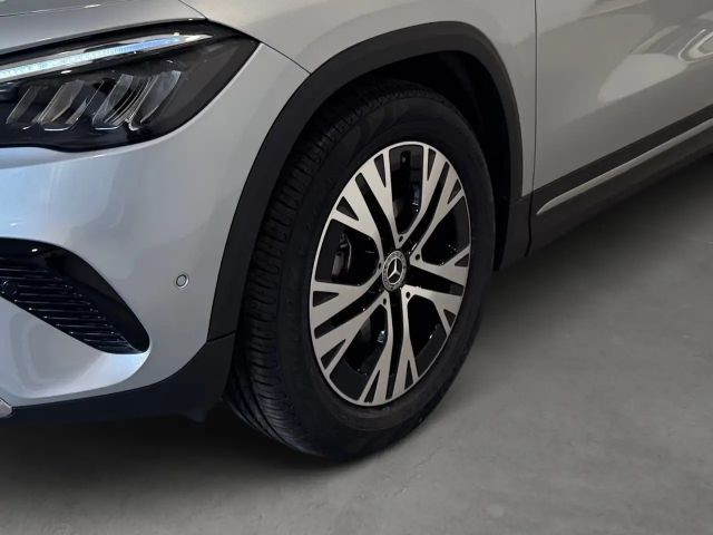 Mercedes-Benz GLA 200 *AHK*Totwinkel*Kamera*LED*Winterpaket