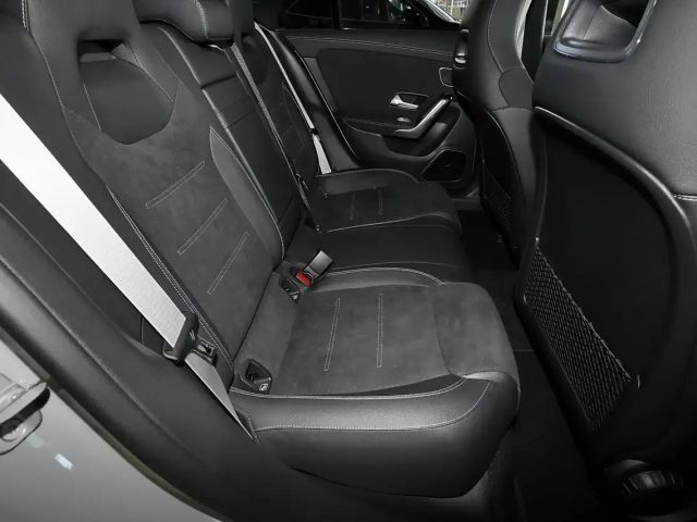 Mercedes-Benz CLA 200 AMG Line Coupé