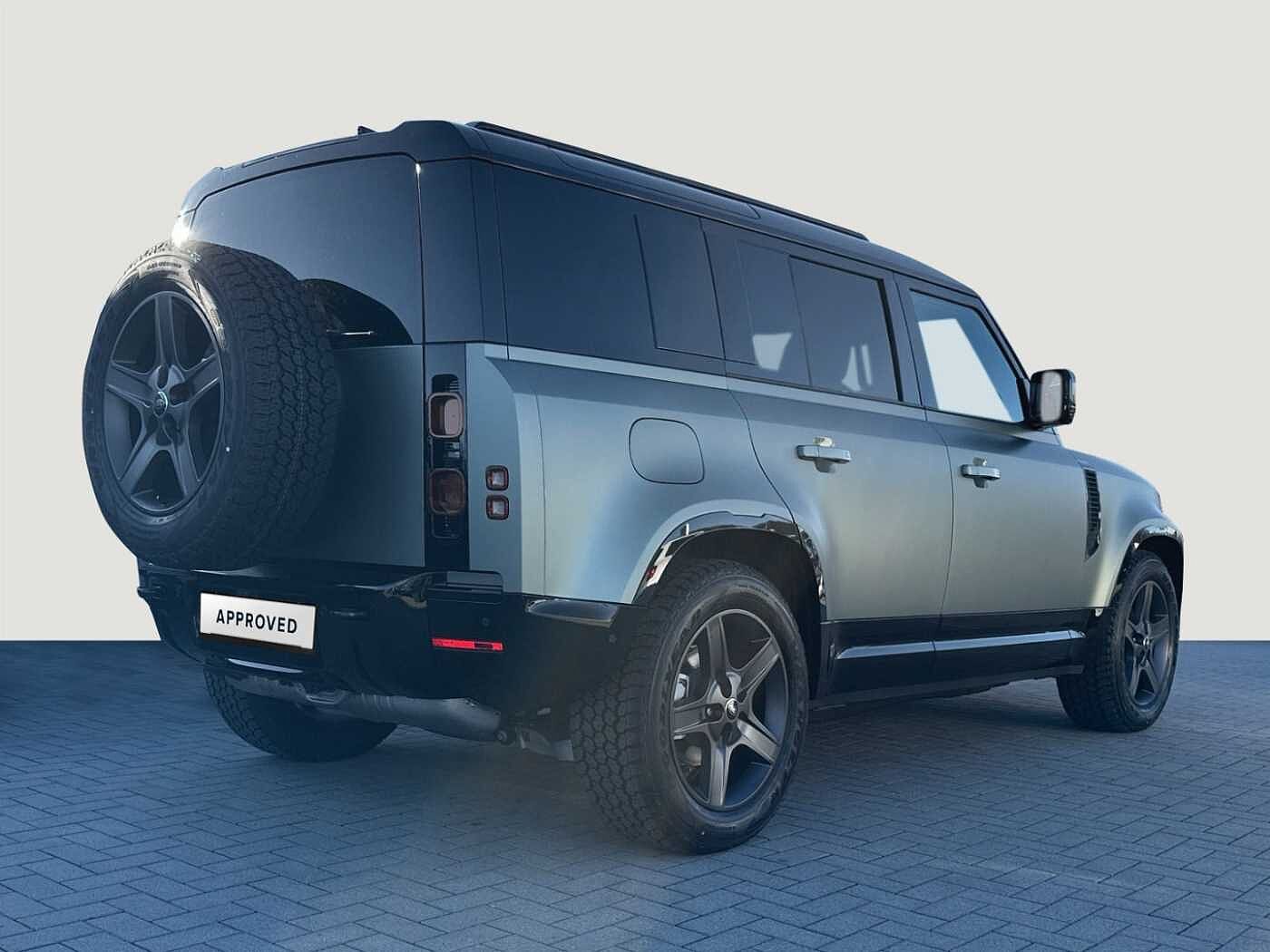 Land Rover Defender 110 Dynamic SE