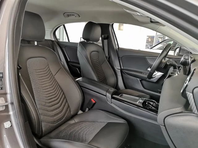 Mercedes-Benz A 180 Progressive