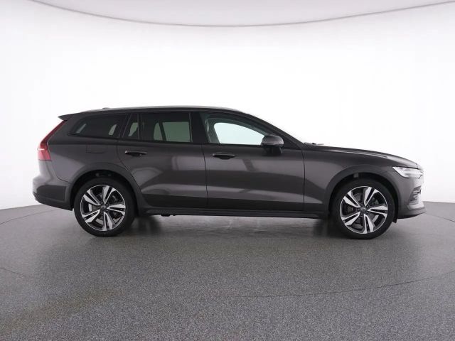 Volvo V60 Cross Country AWD Plus