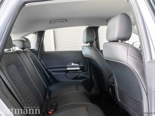 Mercedes-Benz B 180 B 180 Progressvie Advanced Digital Display LED