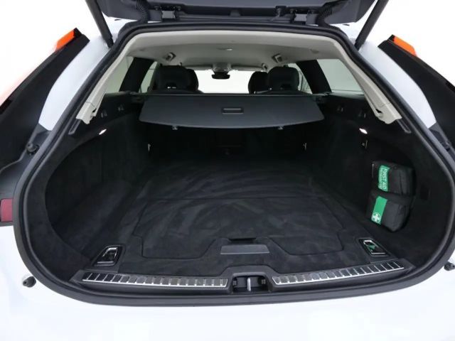 Volvo V90 AWD Plus T6
