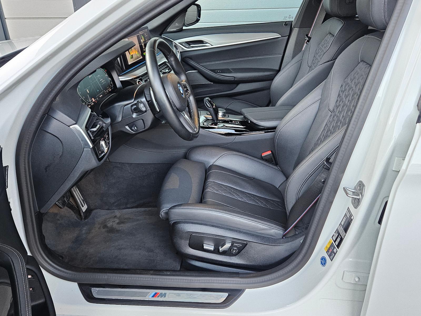 BMW 545 545e M-Sport Sedan xDrive