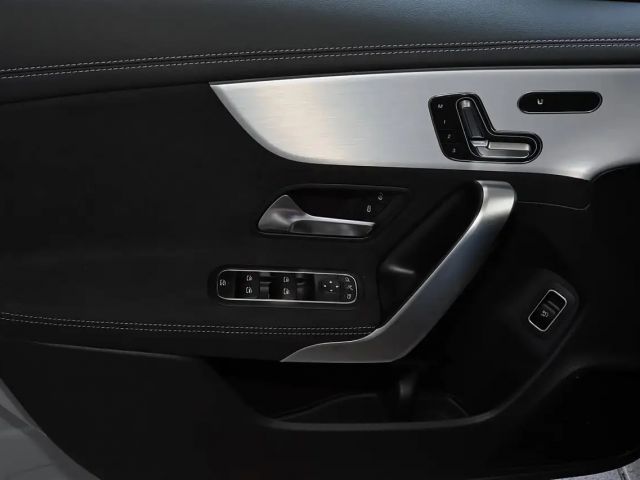 Mercedes-Benz CLA 220 AMG Line CLA 220 d