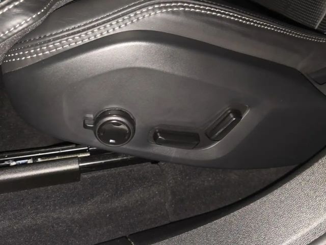 Volvo XC60 AWD Dark Plus